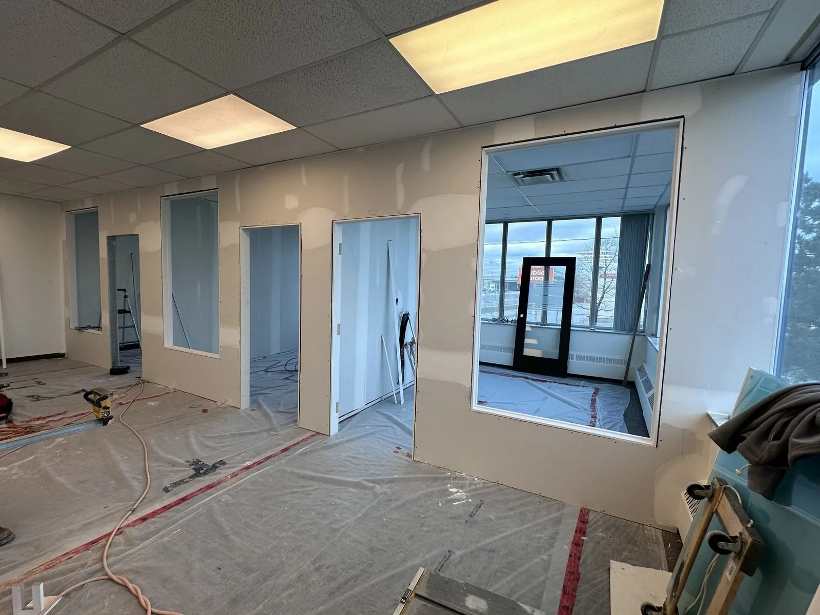 Custom home drywall detail Halton