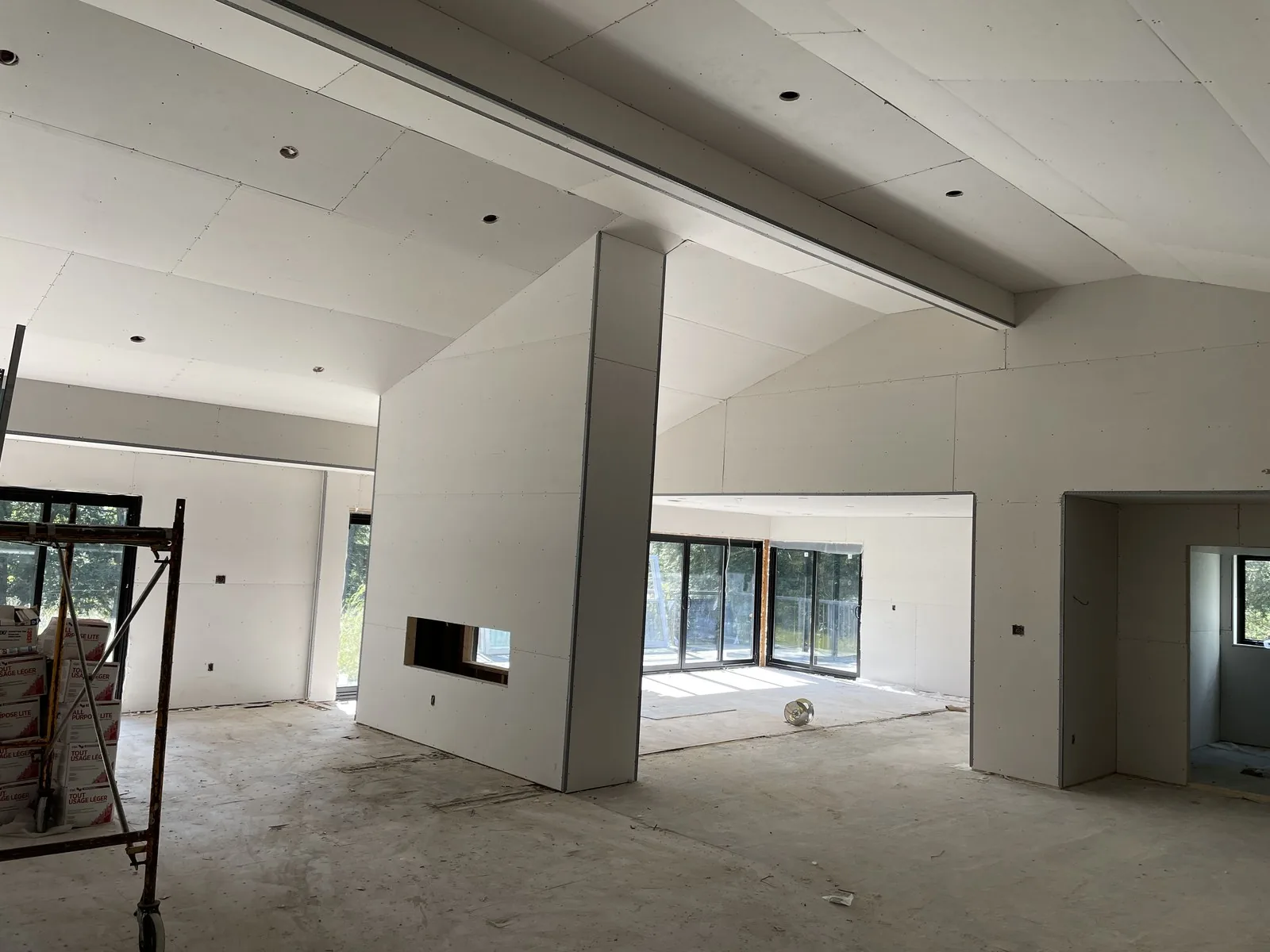 Vaulted drywall custom home fireplace Halton Region